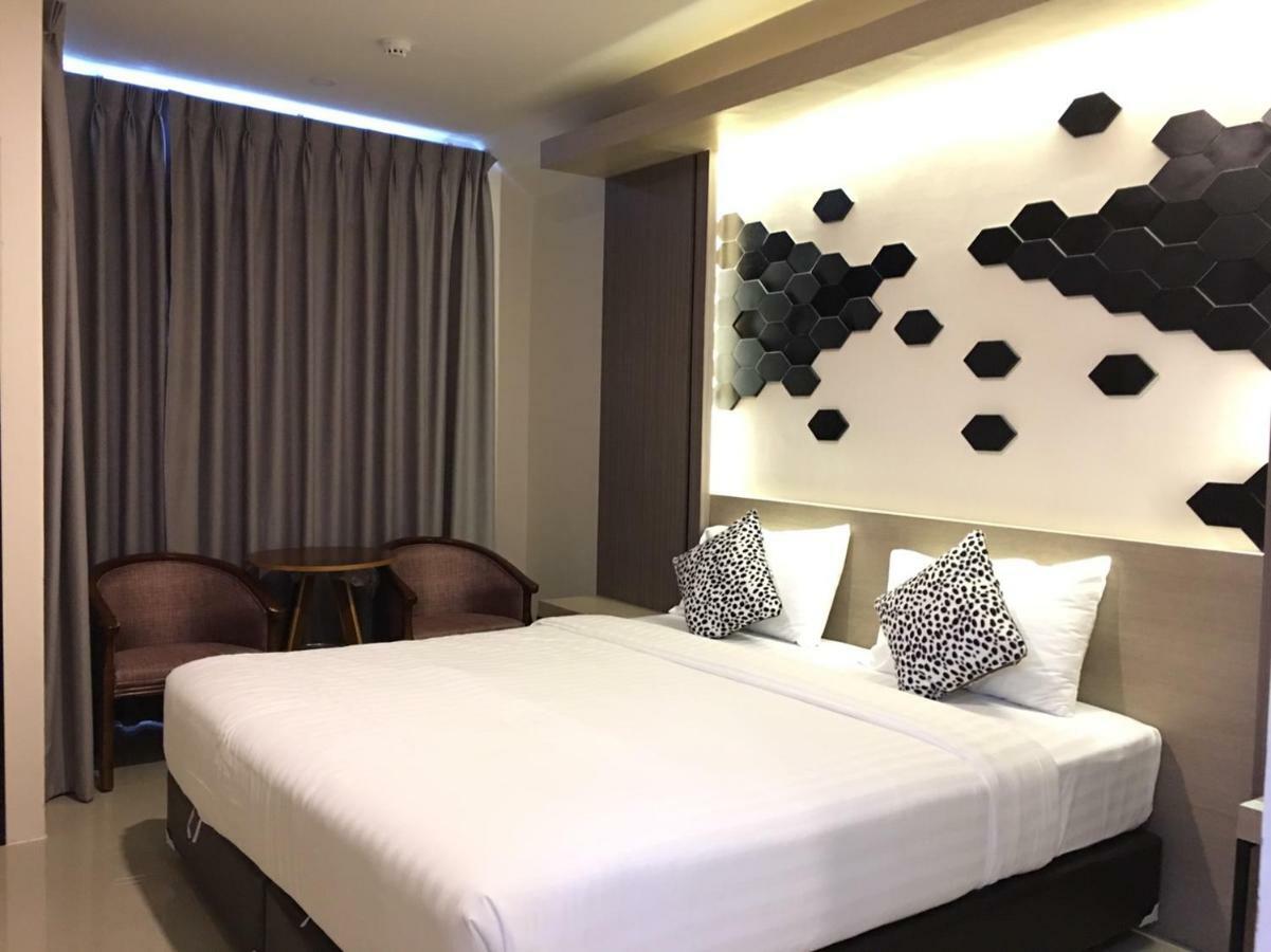 The Chic 101 Hotel Selaphum Экстерьер фото